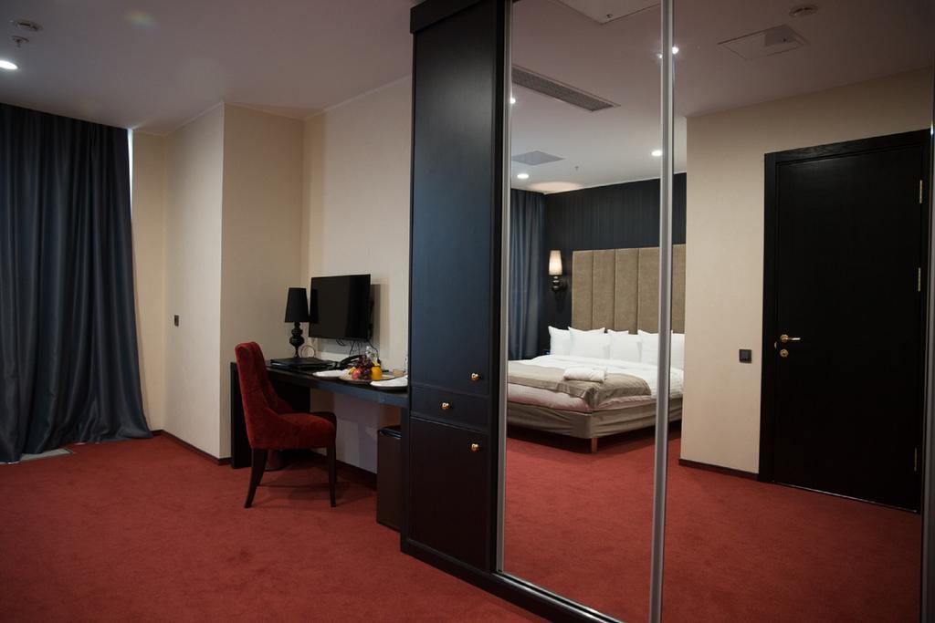 Maqan Hotel Алматы Экстерьер фото