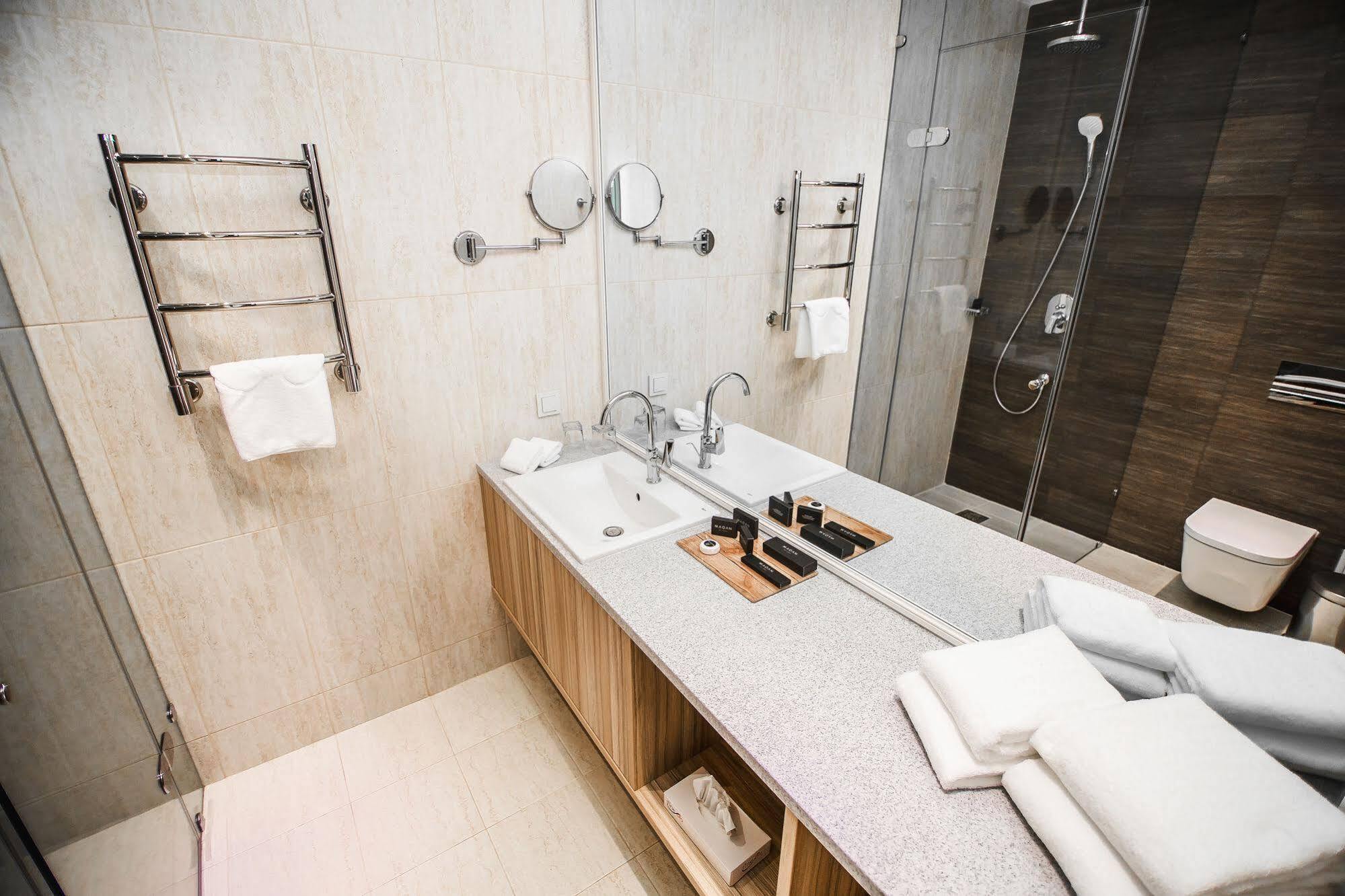 Maqan Hotel Алматы Экстерьер фото